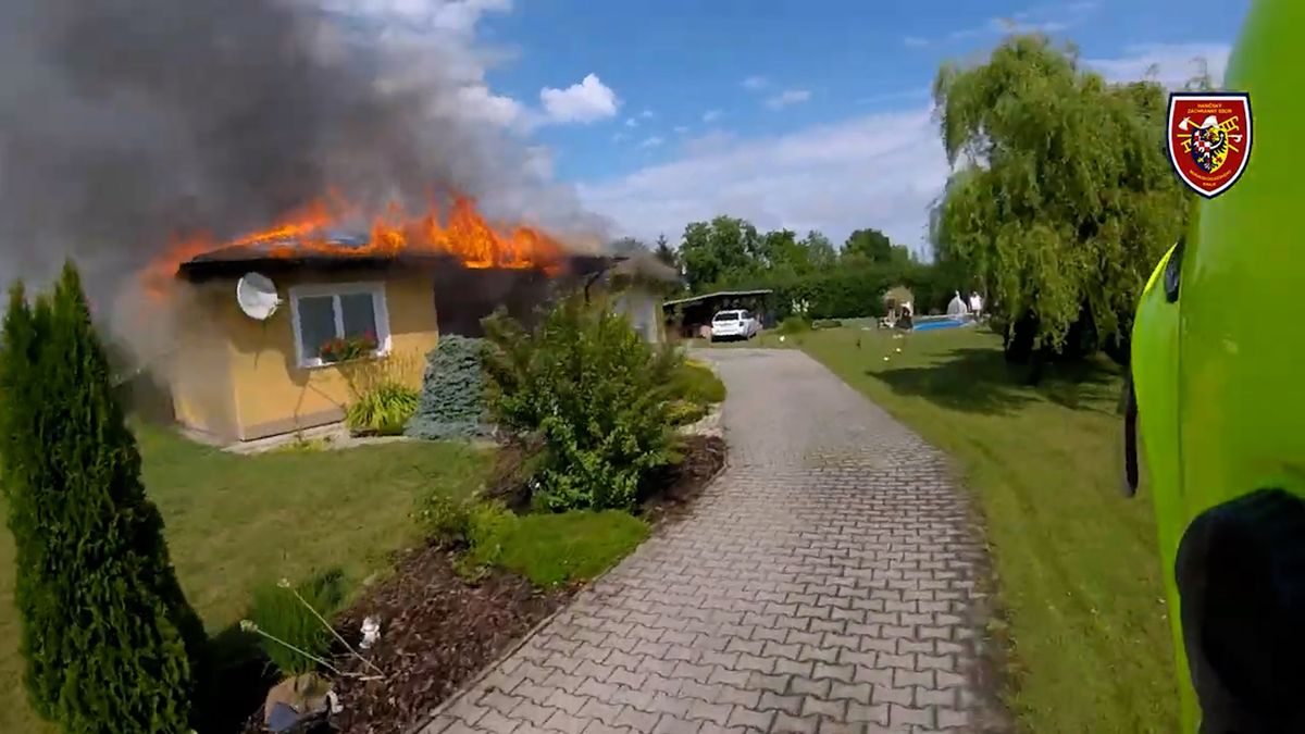 Na Ostravsku hořel rodinný dům. Škoda je 4 miliony